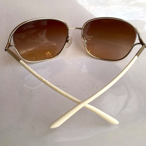 Prada vintage sunglasses 😎 with case made in Italy white temples silver frame - Picture 14 of 16